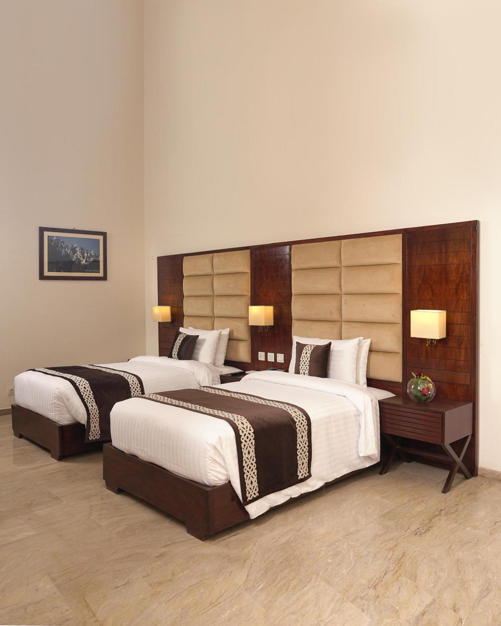 Faletti'S Express- Shimla Hill Lahore Ngoại thất bức ảnh
